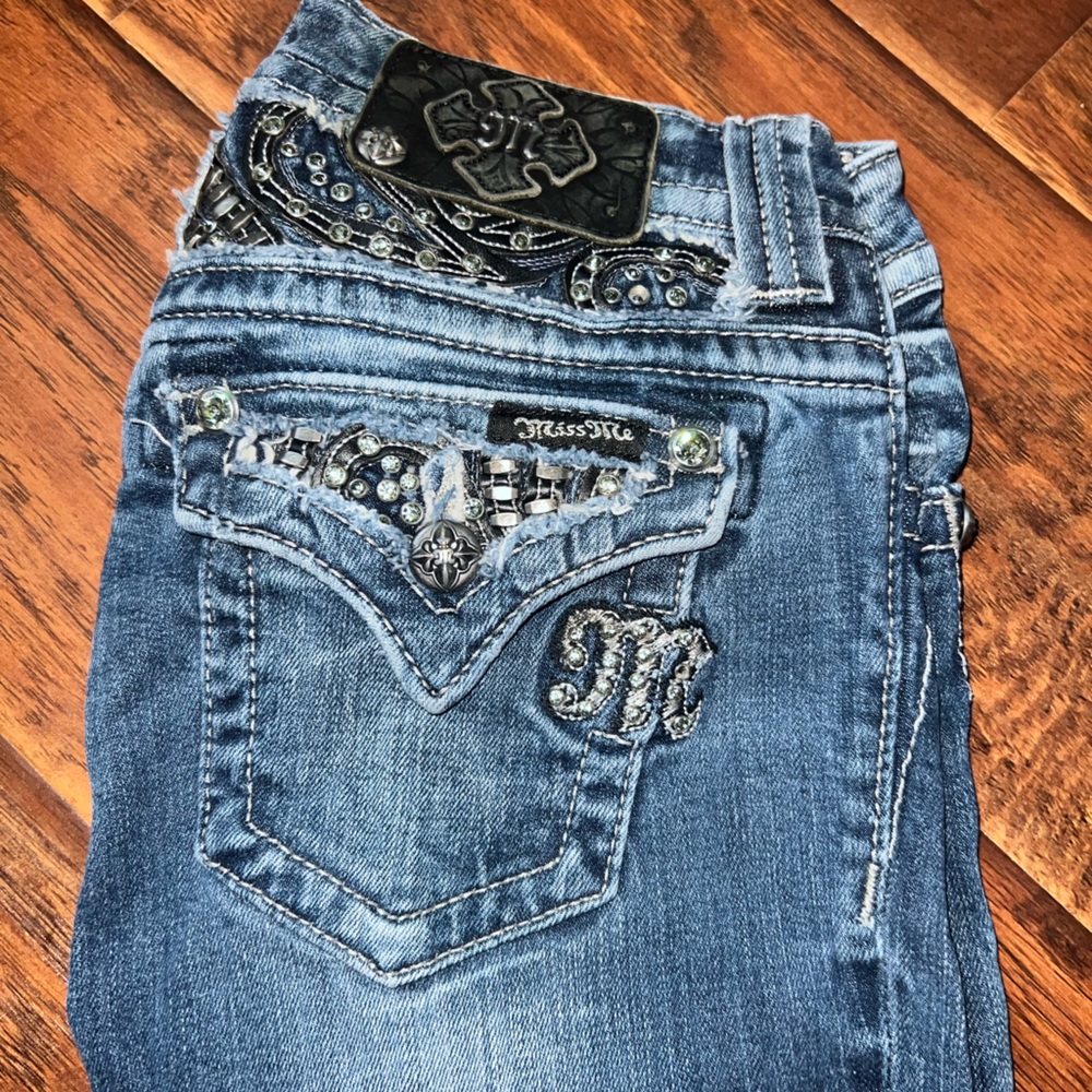 Miss Me Capri sz 25 like new